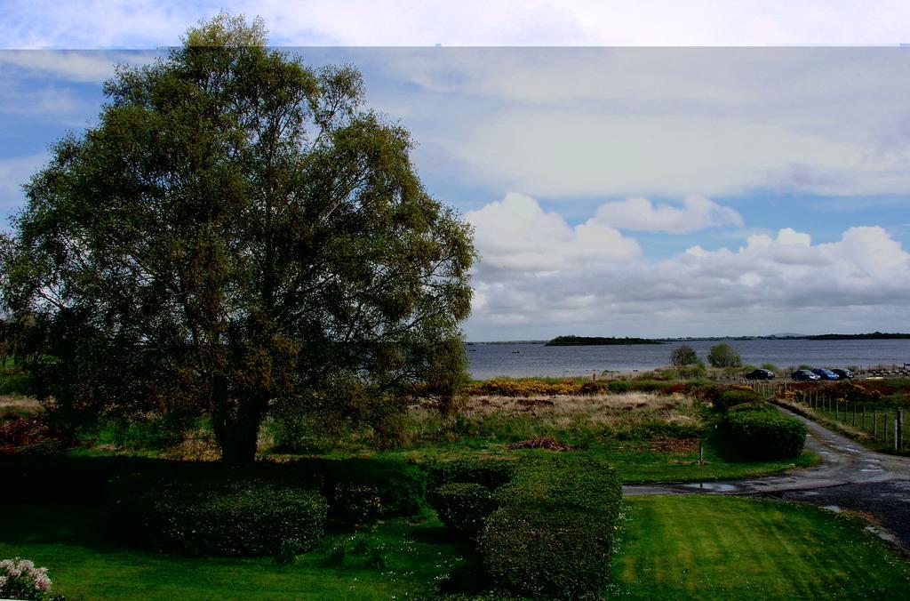 Lakeland Midsummer Lakehouse Oughterard Esterno foto